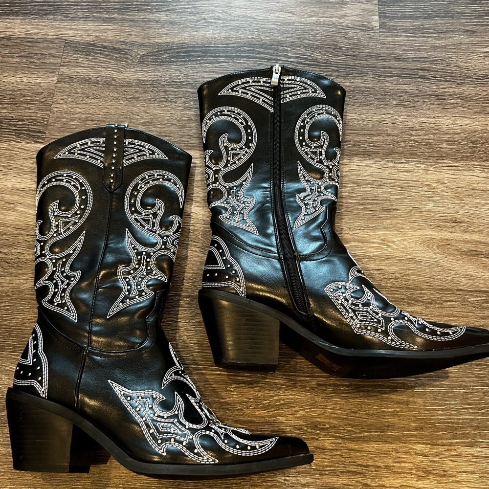 Black Cowboy Boots with Silver Details